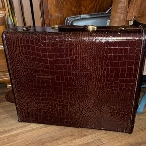Road Warrior Relic: Vintage Samsonite Faux Alligator Suitcase